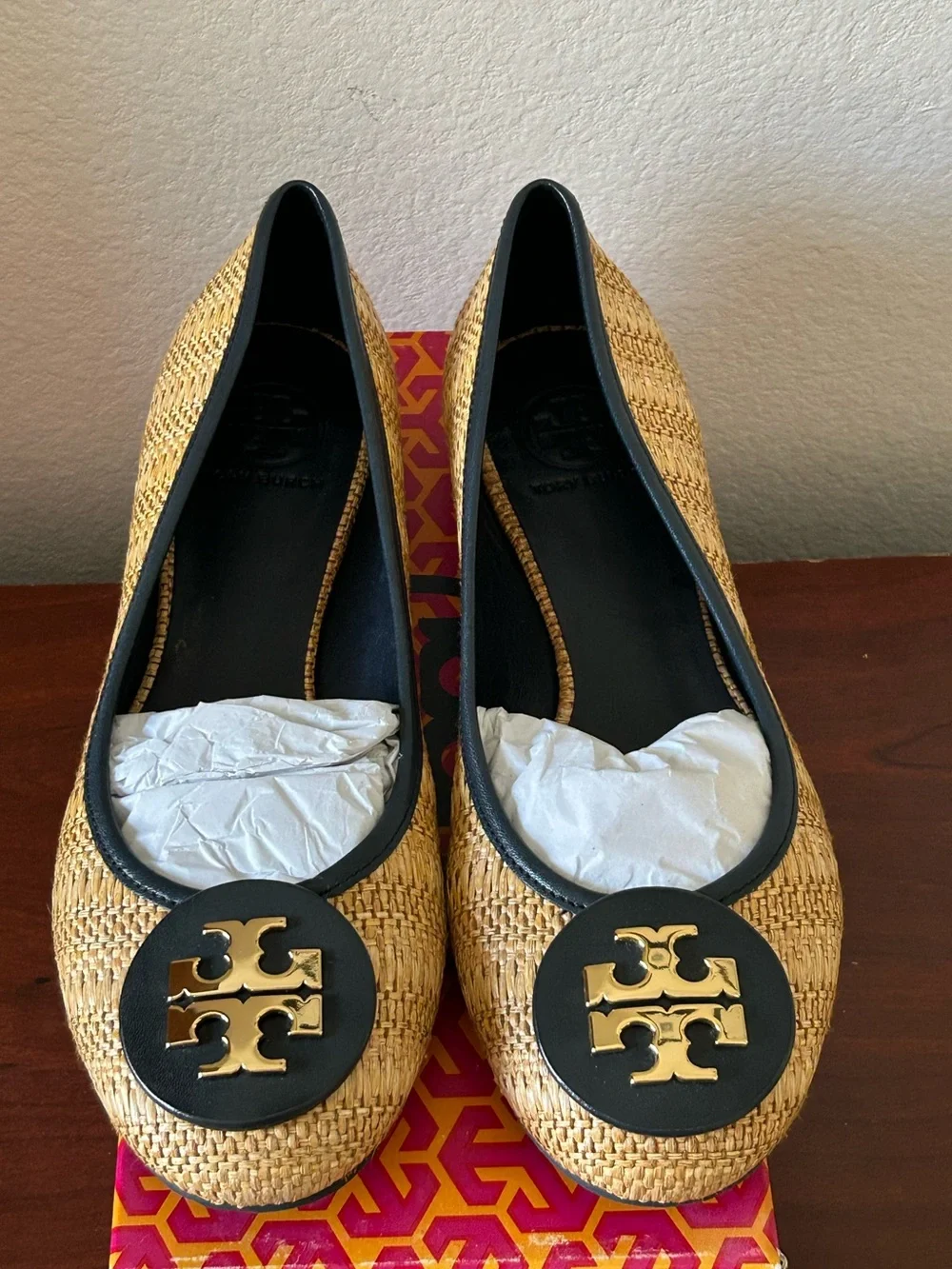 Tory Burch Natural Straw Flats with Navy Blue Trim & Gold Logo (size 10)
